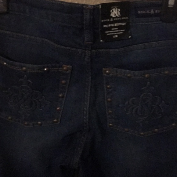 Jean - Picture 3 of 4